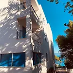 Elu Iris Hotel