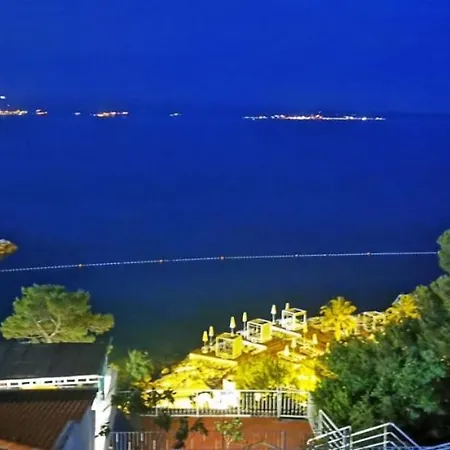 Ξενοδοχείο Elu Iris 3*