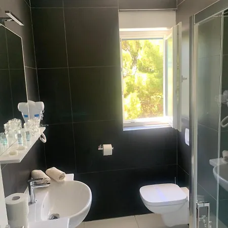 Hotel Elu Iris