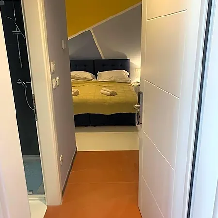Elu Iris Hotel